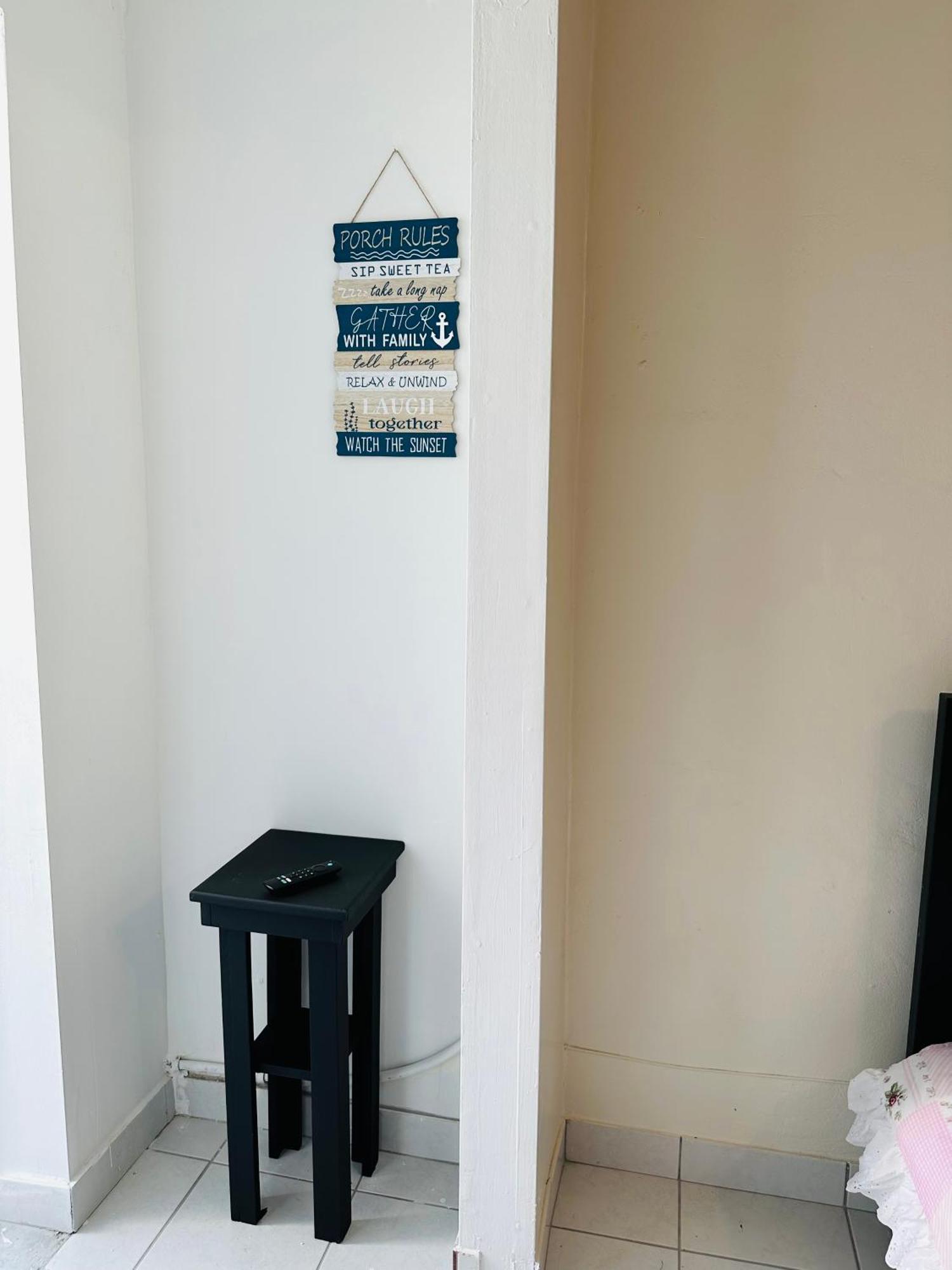 Lovely With Free Parking Apartamento